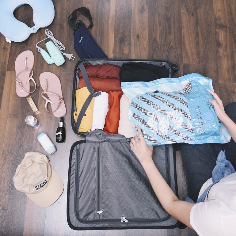 7 Tips Packing Barang untuk Menghindari Kelebihan Bagasi Pesawat Saat Traveling
