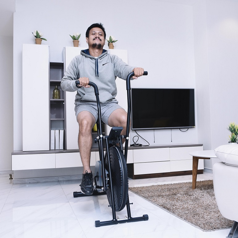 5 Manfaat Sepeda Statis untuk Kesehatan Anda