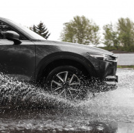5 Tips Mudah Jaga Kebersihan Mobil Saat Musim Hujan